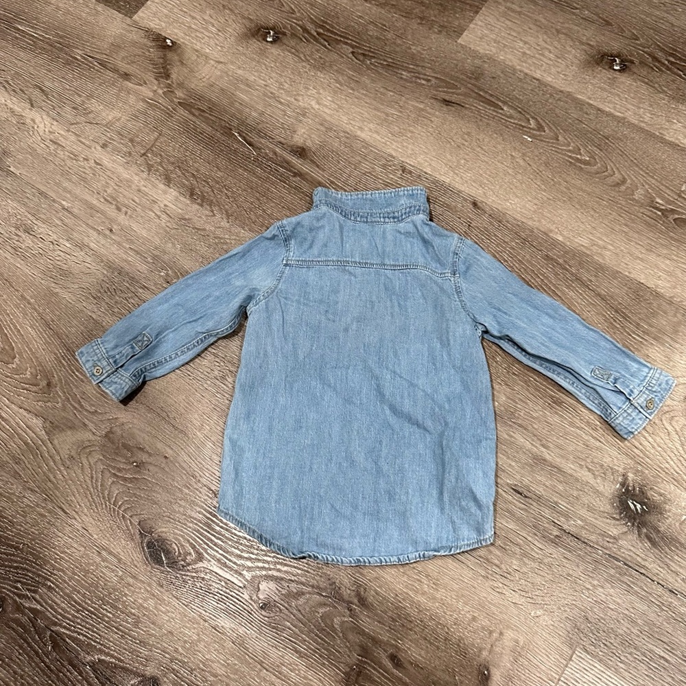 H&M basic Jean button shirt - Picture 2 of 2